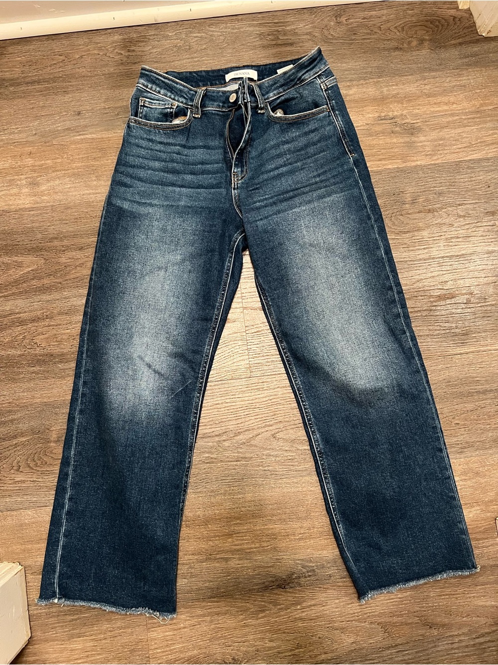 Zenana High Rise Wide Leg Jeans Size 29 Raw Hem Medium Wash Denim - Picture 8 of 9